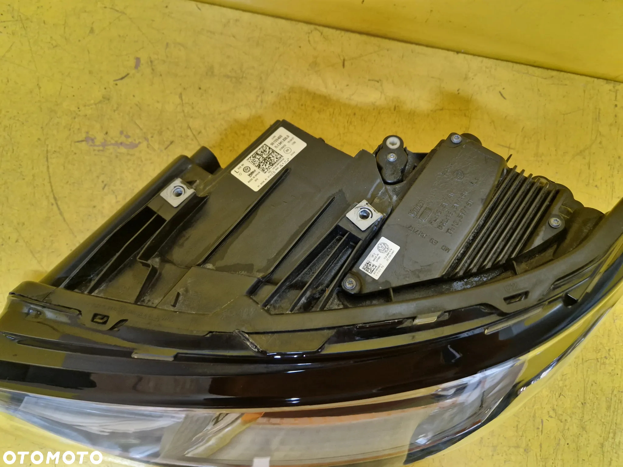 VW T6.1 MULTIVAN LAMPA LEWA PRZOD FULL LED 7L1941035D - 7