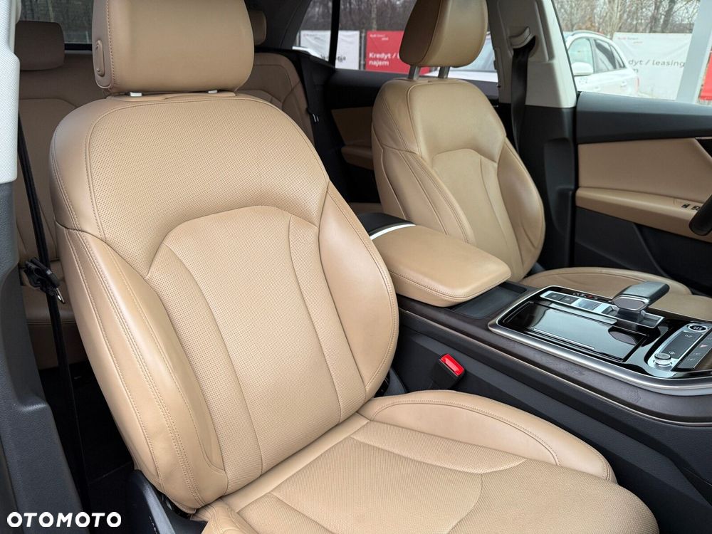 Audi Q8 - 12