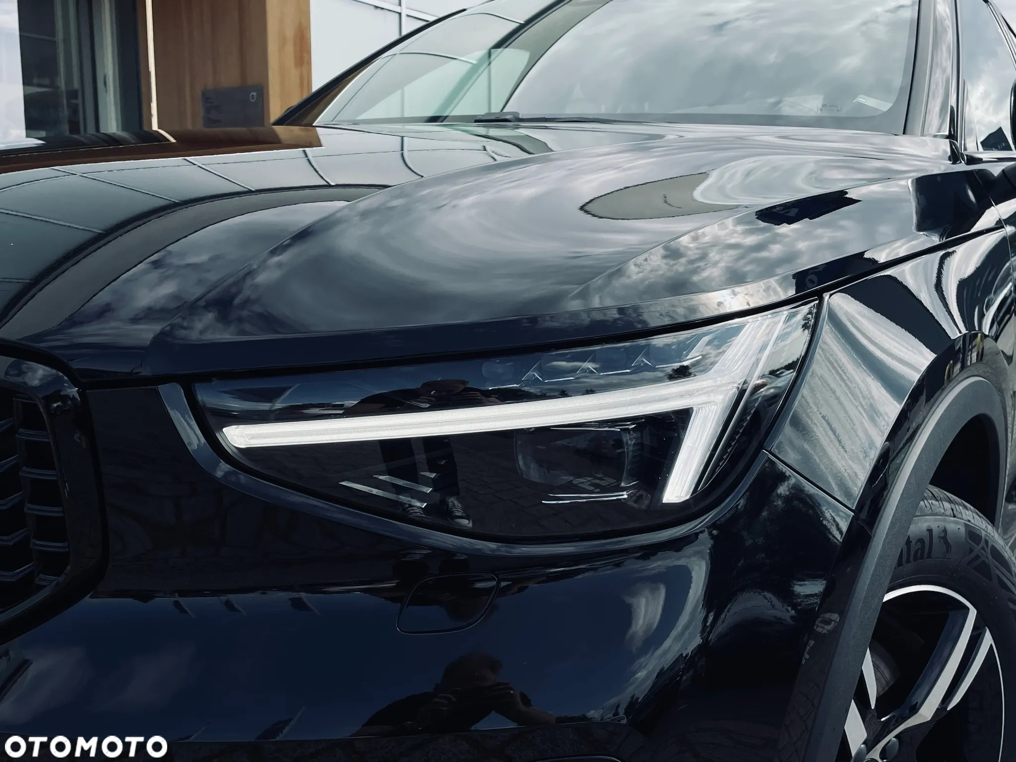 Volvo XC 40 B4 Plus Dark - 3
