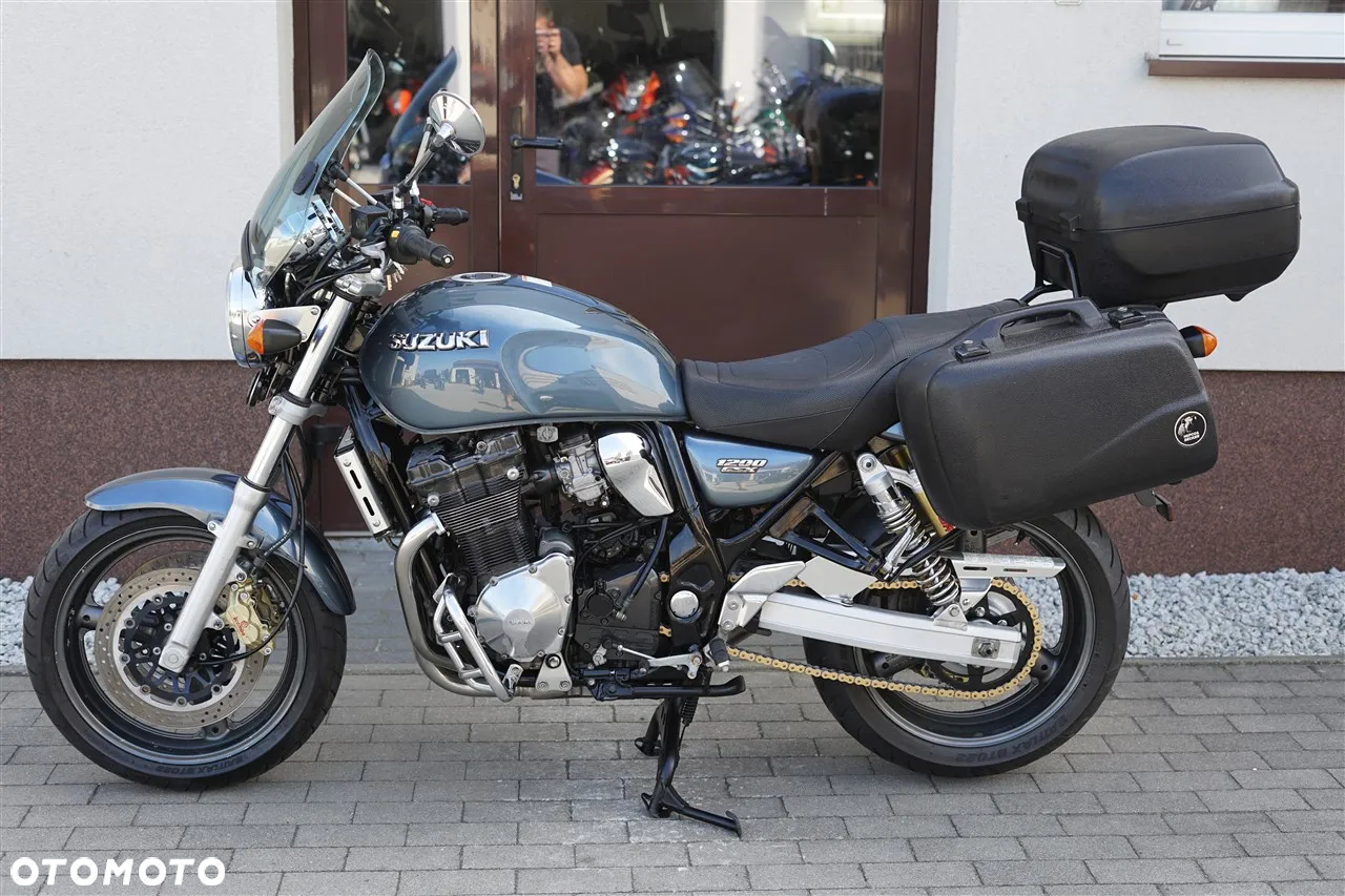 Suzuki GSX - 21
