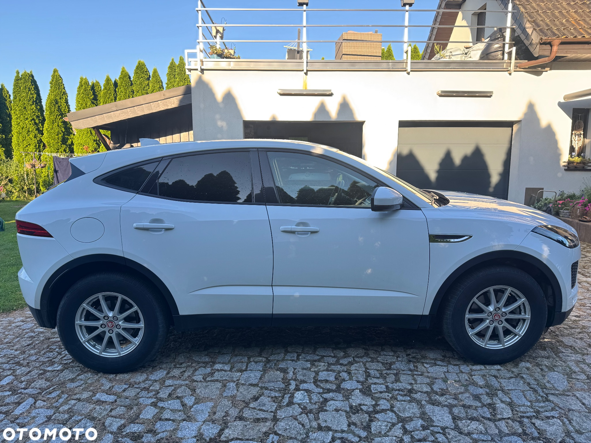 Jaguar E-Pace 2.0 i4D AWD - 3