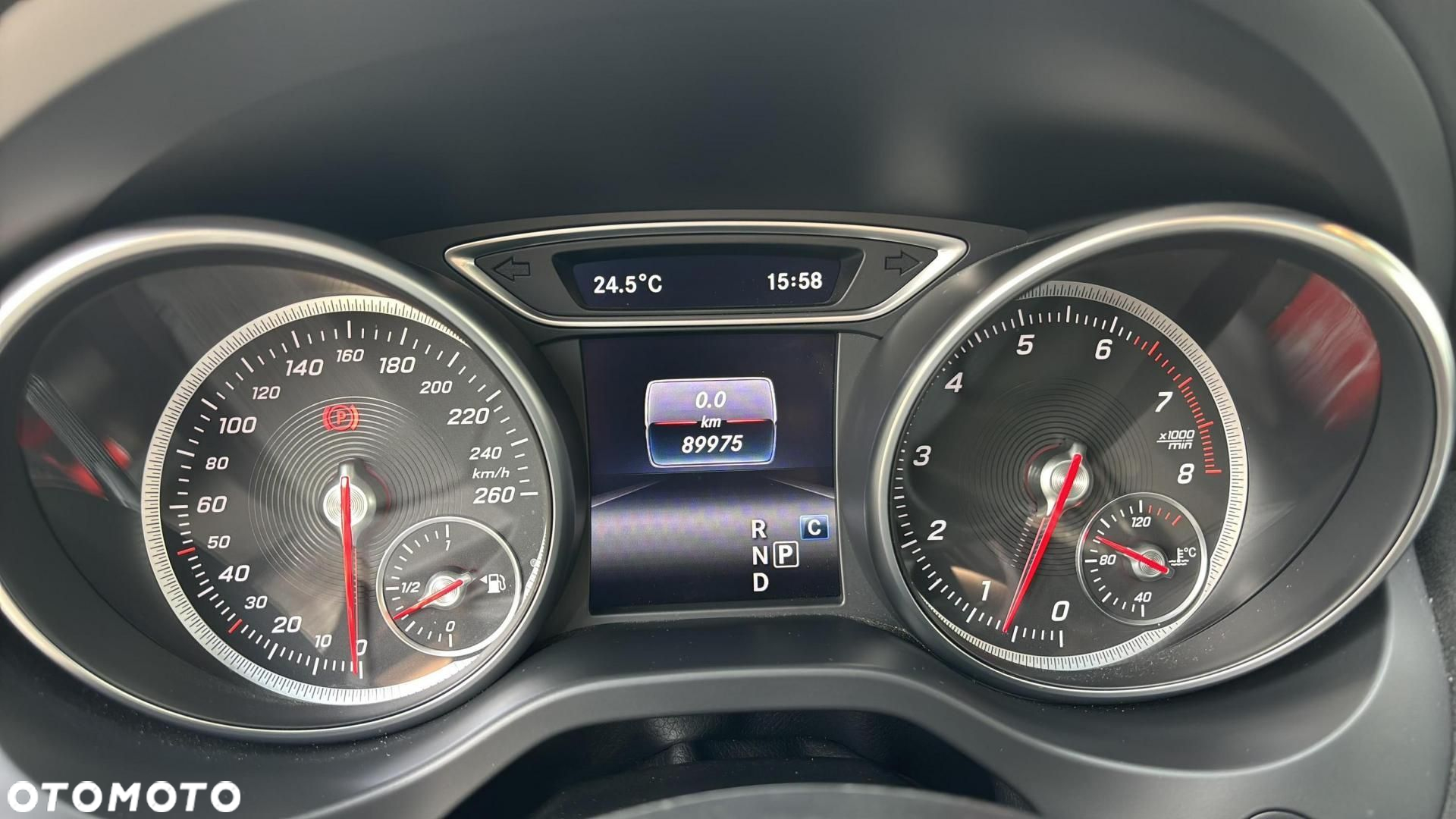 Mercedes-Benz GLA - 12