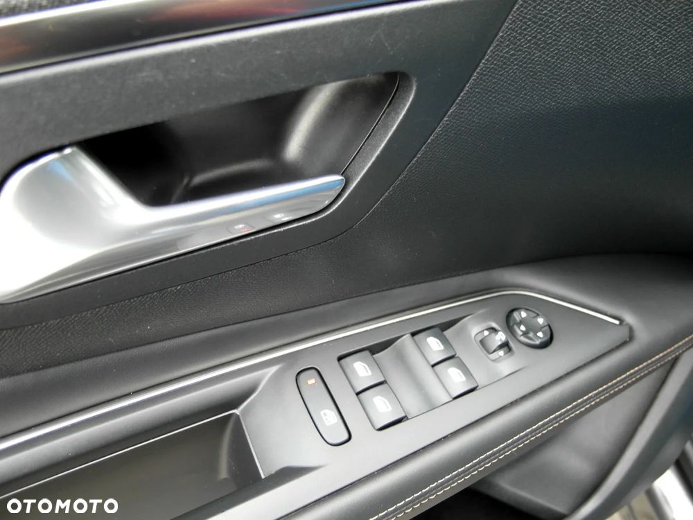 Peugeot 3008 HDi FAP 150 Platinum - 28