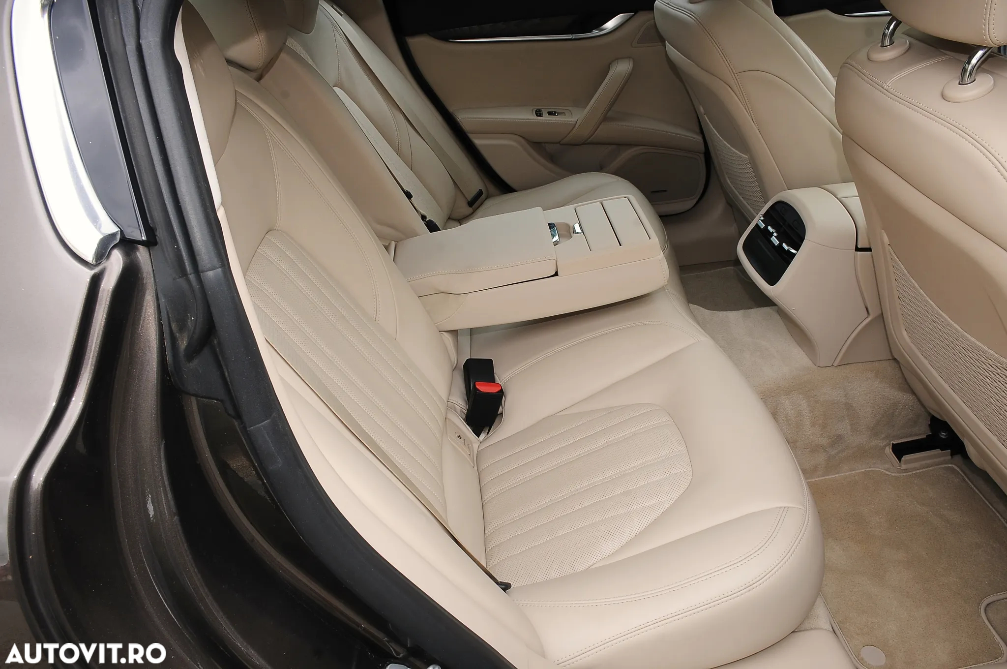 Maserati Ghibli - 8