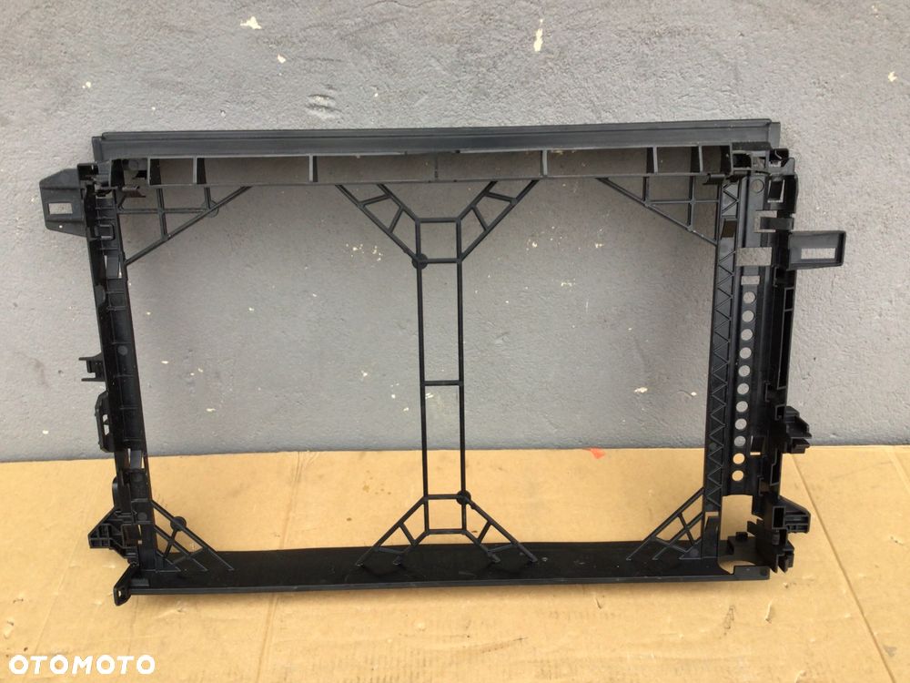 Pas przedni obudową Chłodnicy Opel Insignia B - 1