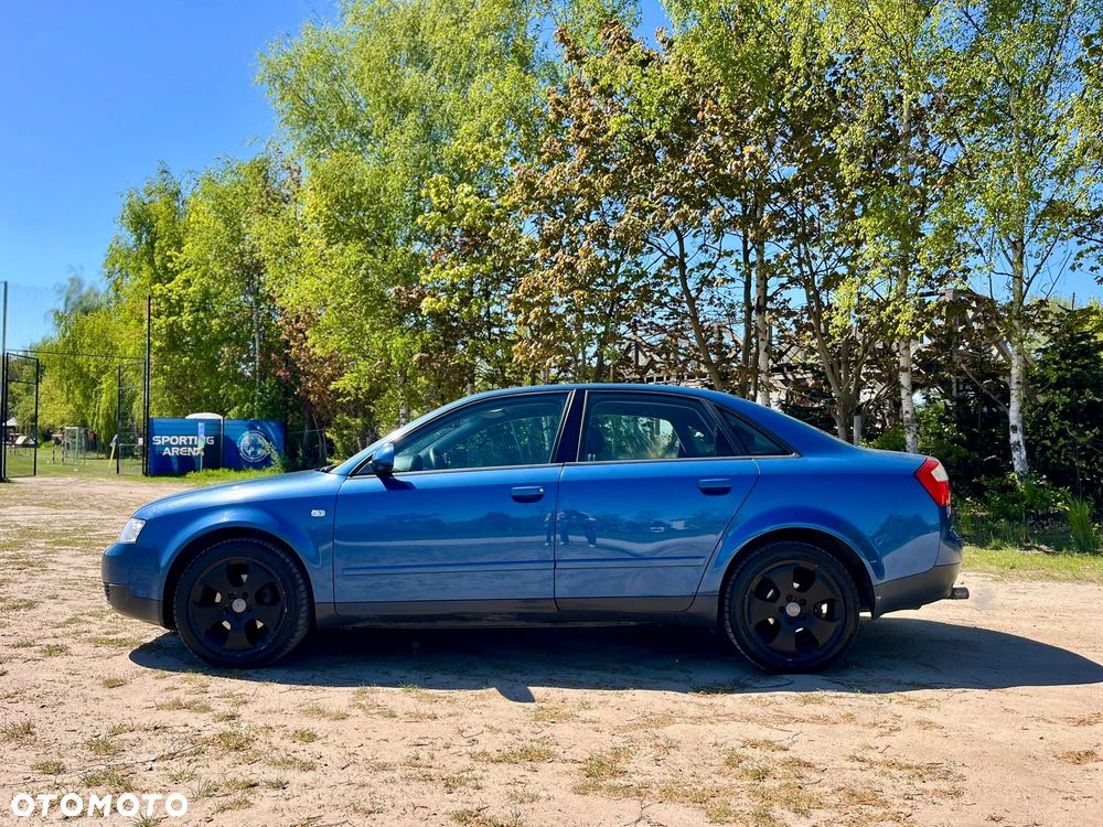 Audi A4 Limousine - 8