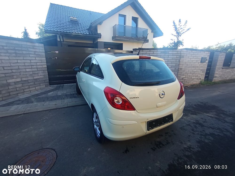 Opel Corsa 1.4 16V Innovation - 11
