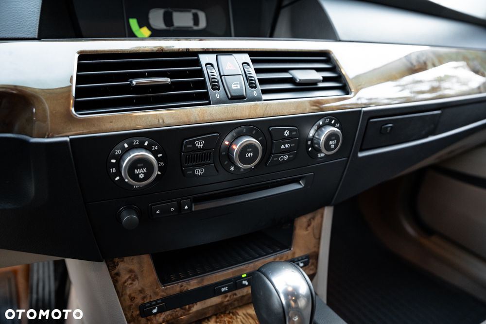 BMW Seria 5 530i - 33