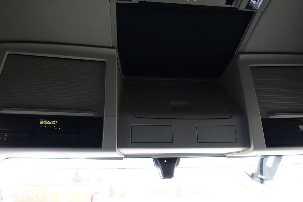 Volvo FH 500 GLOBETROTTER / I-SAVE / STANDARD / AUTOMAT / EURO 6 / KLIMATYZACJA POSTOJOWA / LODÓWKA / LED / NAVI / 2 ZBIORNIKI - 25