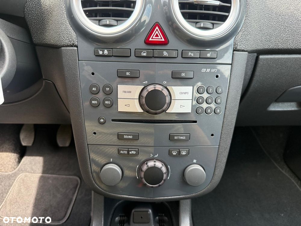 Opel Corsa 1.4 16V Innovation - 18