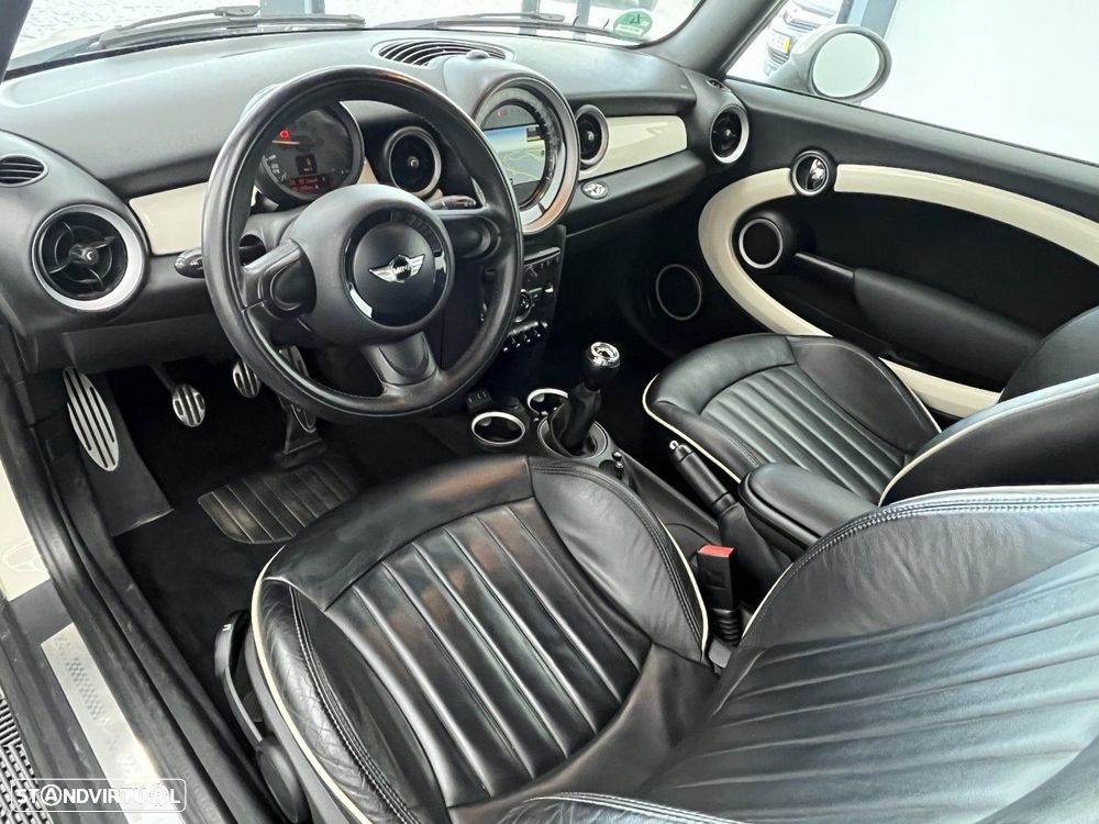 MINI Cabrio Cooper SD - 11