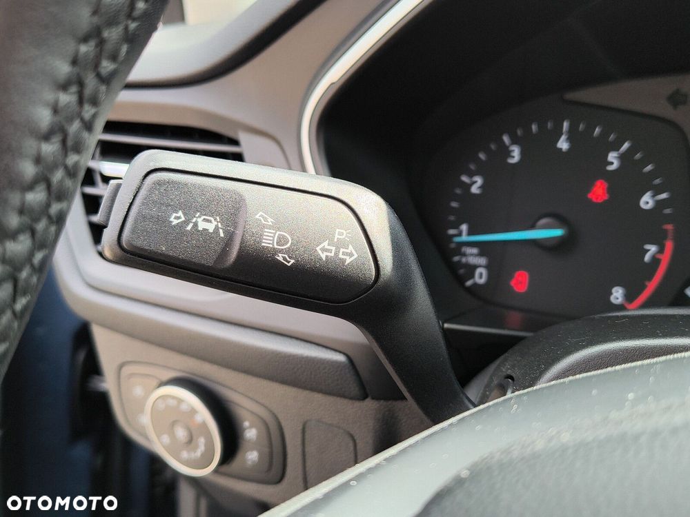 Ford Focus 1.0 EcoBoost Trend - 29