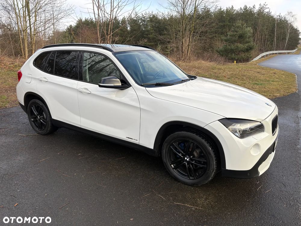 BMW X1 xDrive28i Sport Line - 1