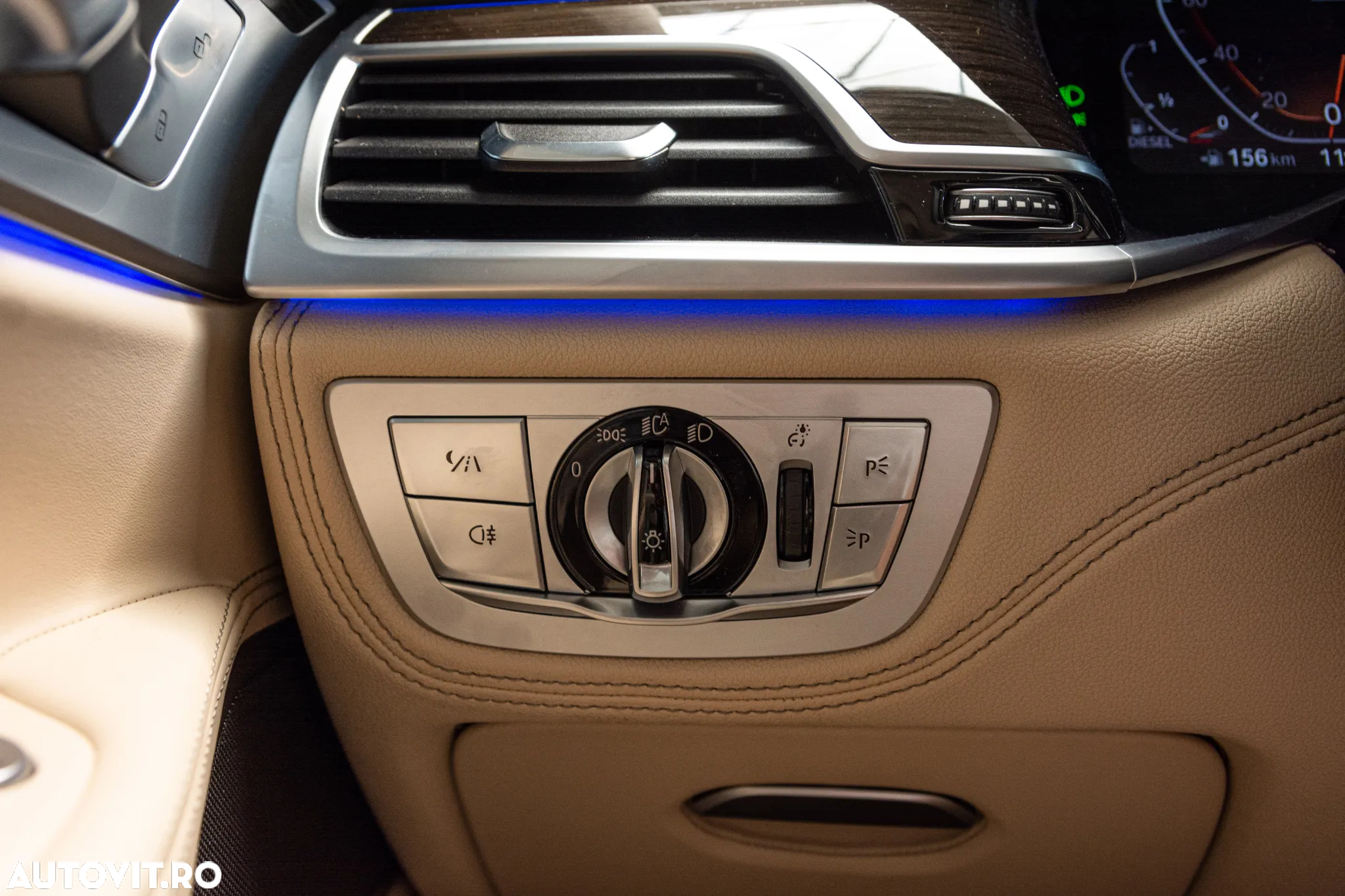 BMW Seria 7 730d xDrive MHEV - 26