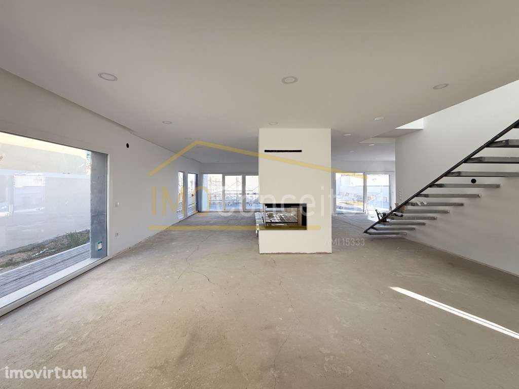 Moradia T5 - com piscina- acabamentos de luxo - Grande imagem: 2/33