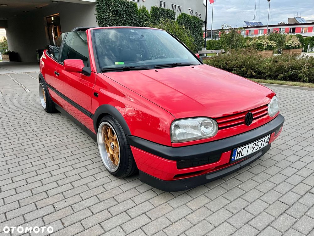 Volkswagen Golf 1.8 GT Special - 3