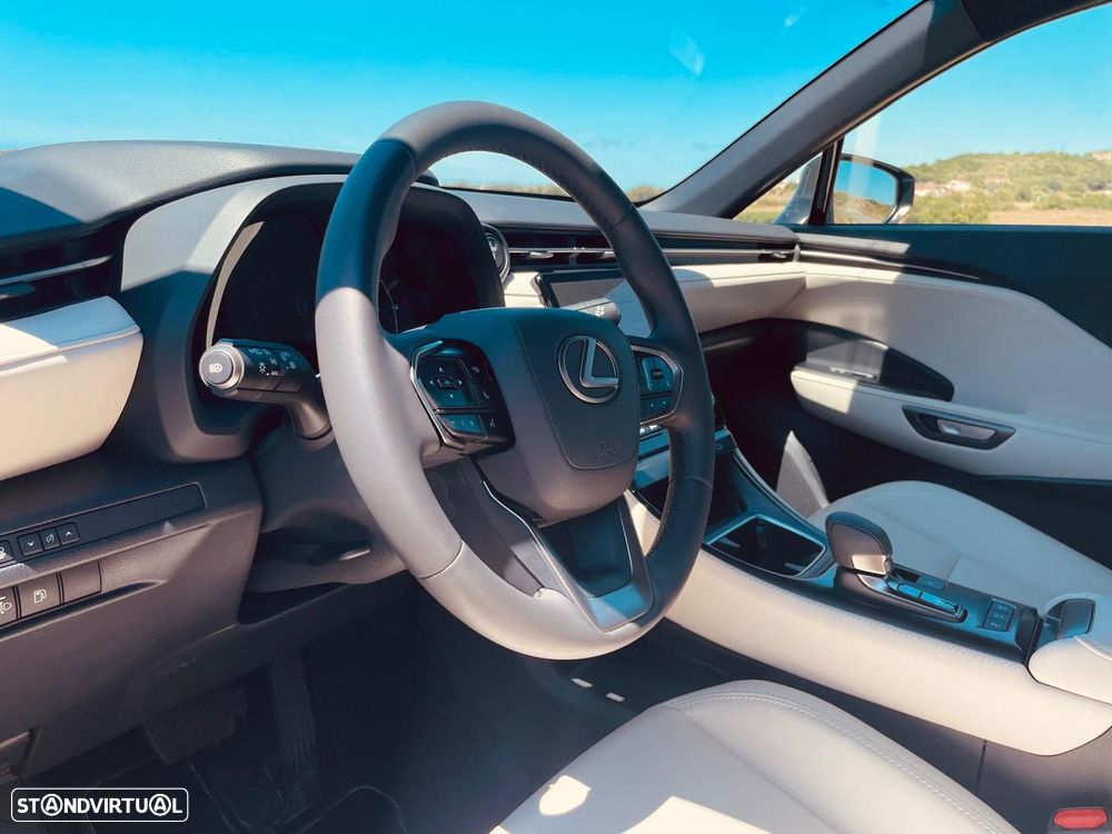 Lexus LBX Elegant - 26