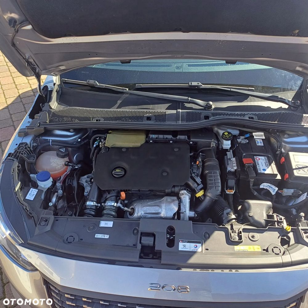 Peugeot 208 - 25