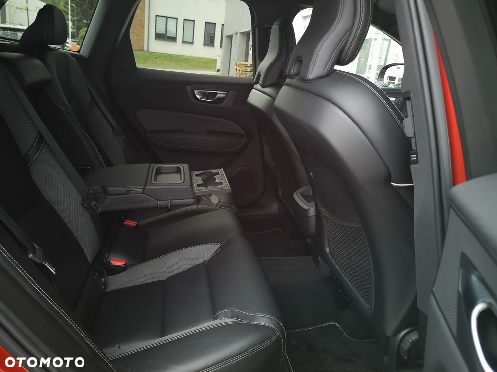 Volvo XC 60 B4 B R-Design - 15