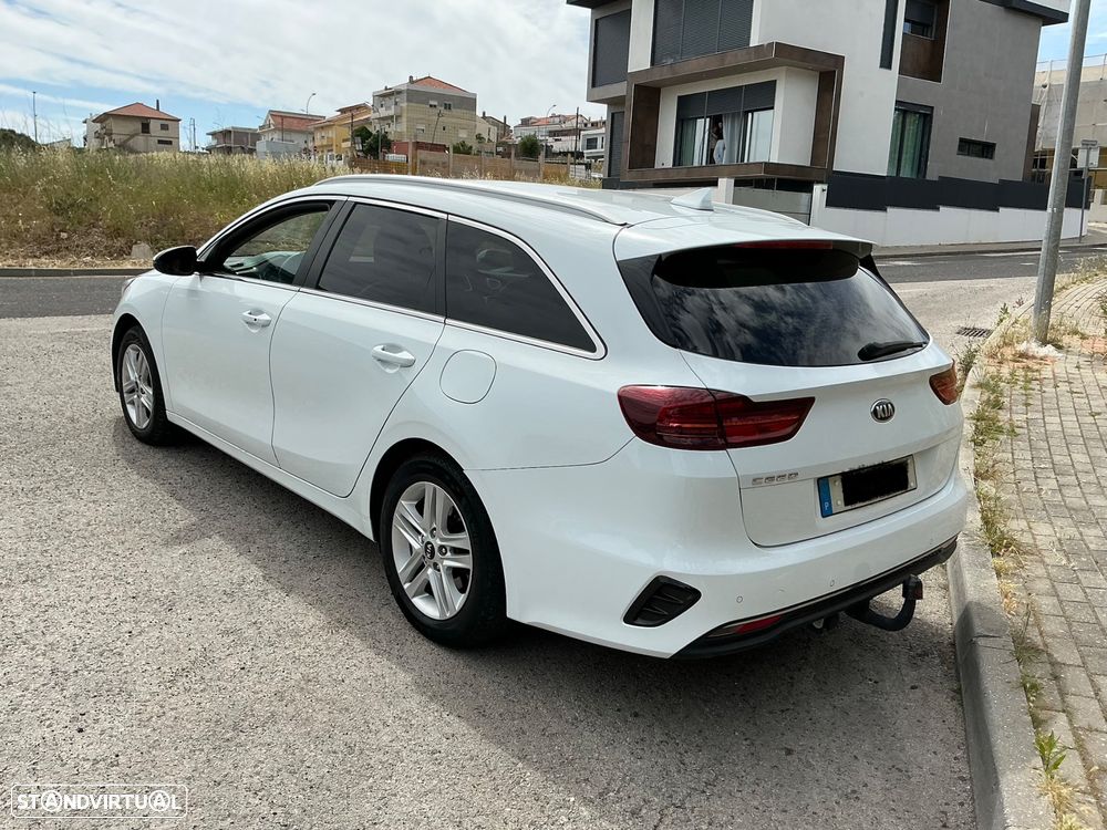 Kia Ceed SW 1.6 CRDi Eco-Dynamics+(48V Mild-Hybr.) DCT7 Platinum Edition - 3