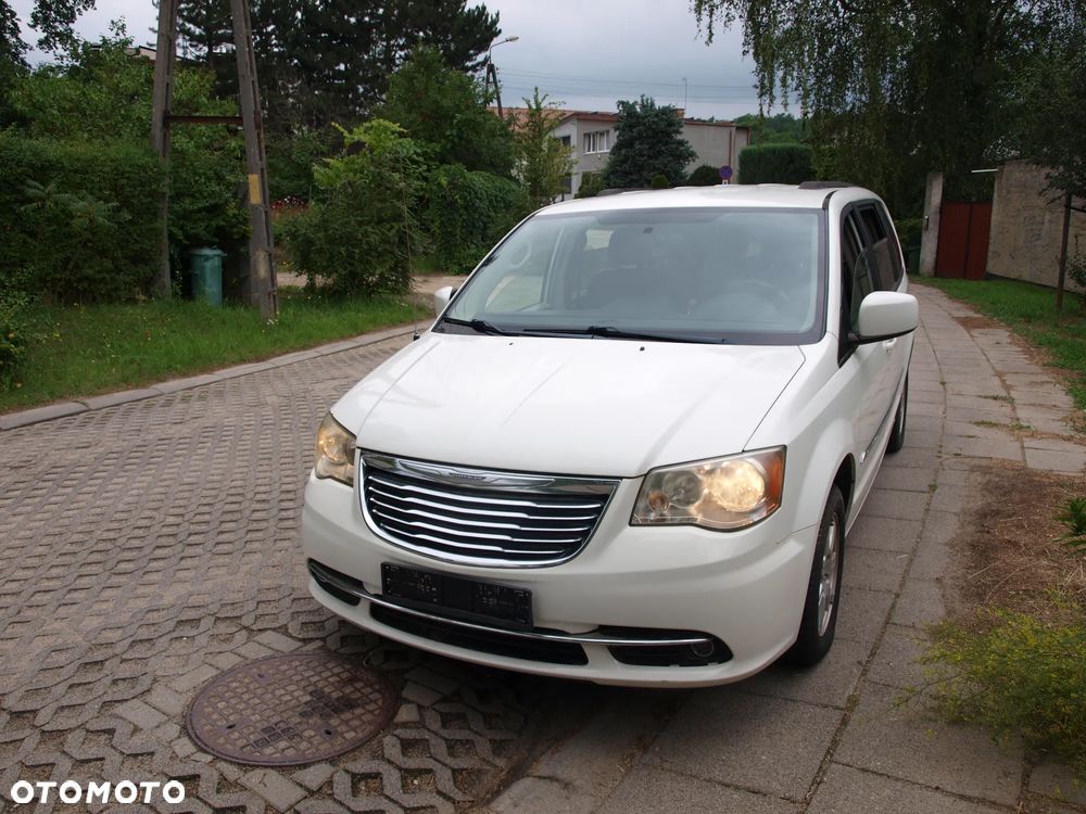 Chrysler Town & Country - 39