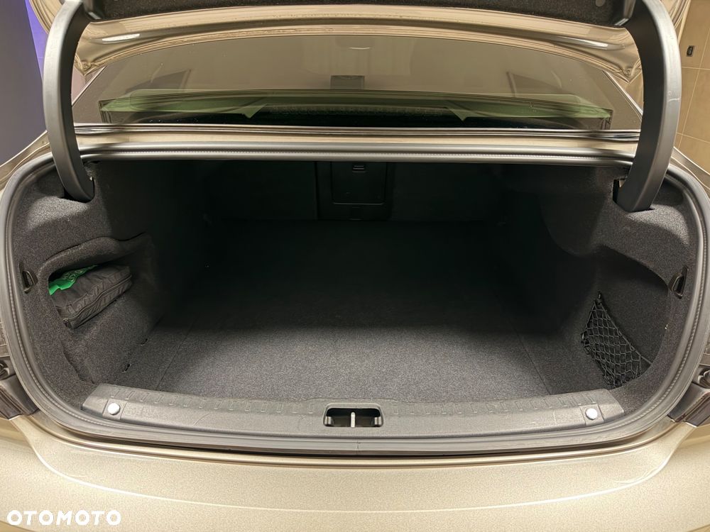 Volvo S90 B5 D AWD Inscription - 32