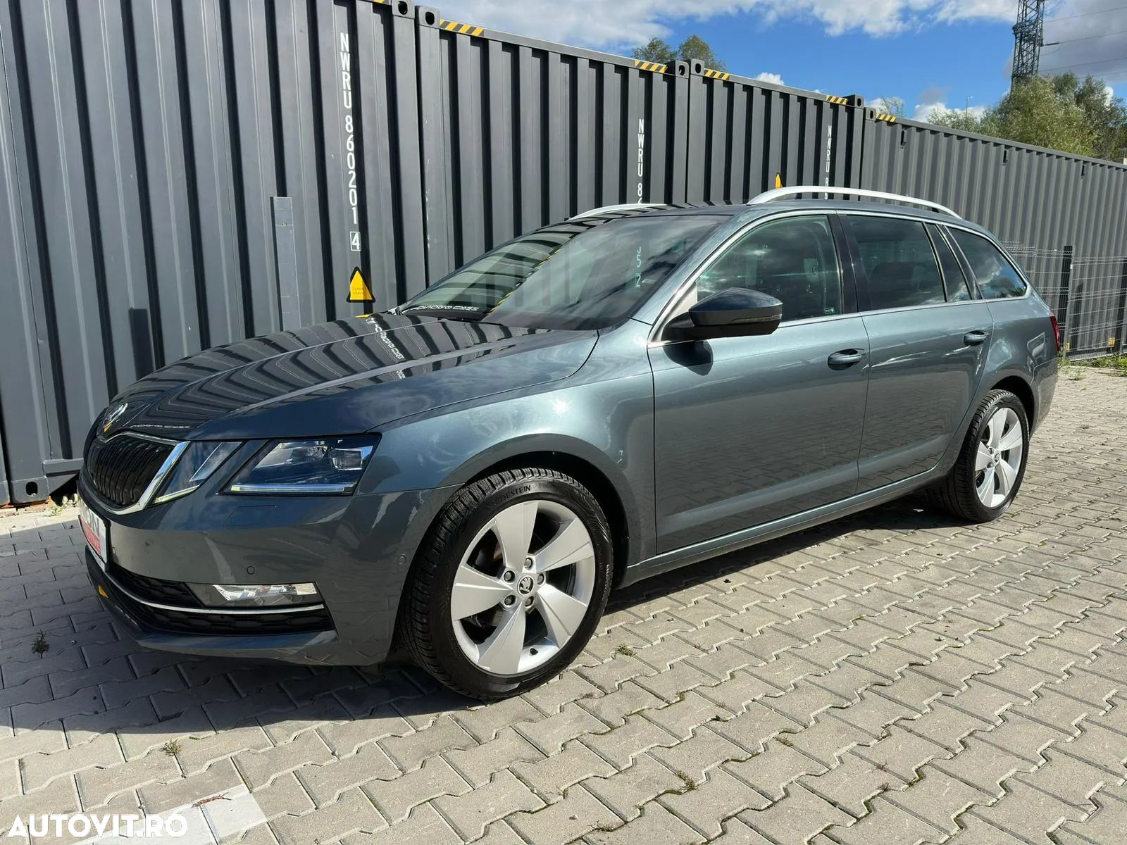 Skoda Octavia Combi Diesel 1.6 TDI Style - 1
