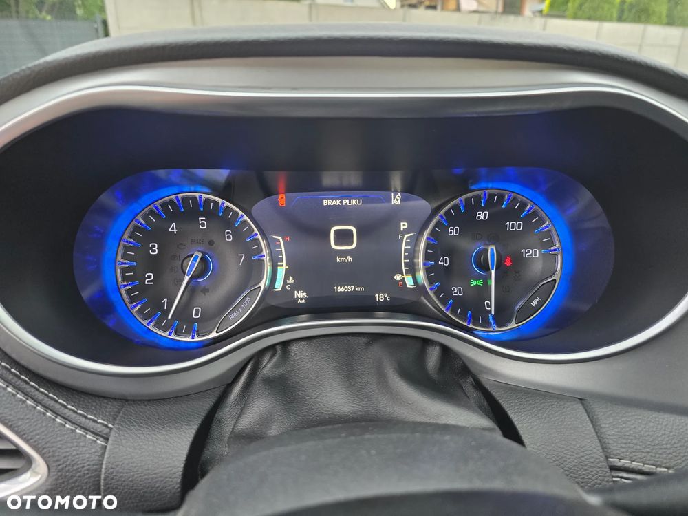 Chrysler Pacifica - 19