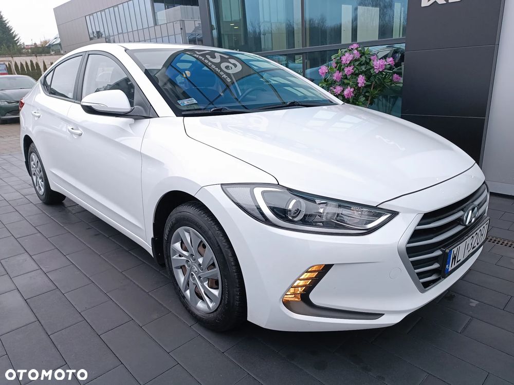 Hyundai Elantra - 2