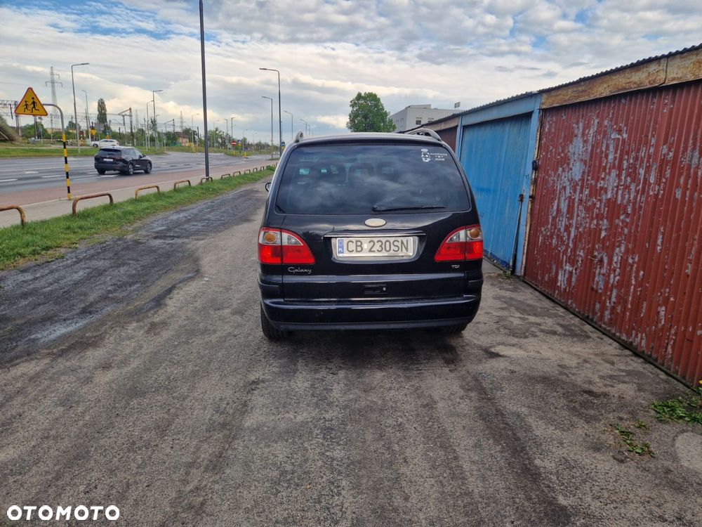 Ford Galaxy - 4
