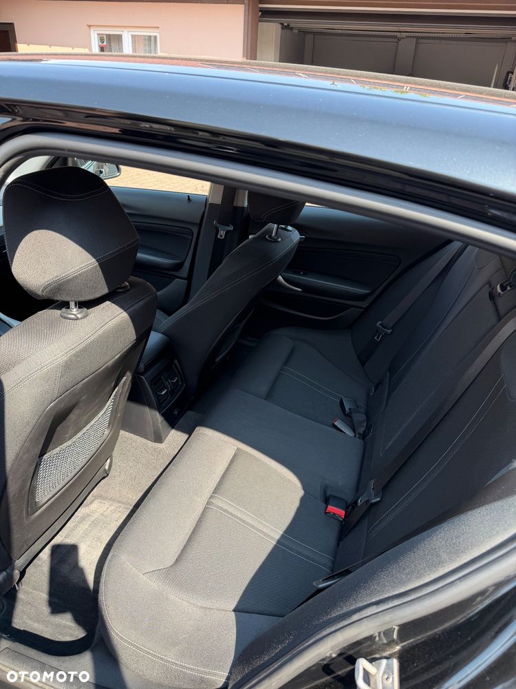 BMW Seria 1 120i - 7