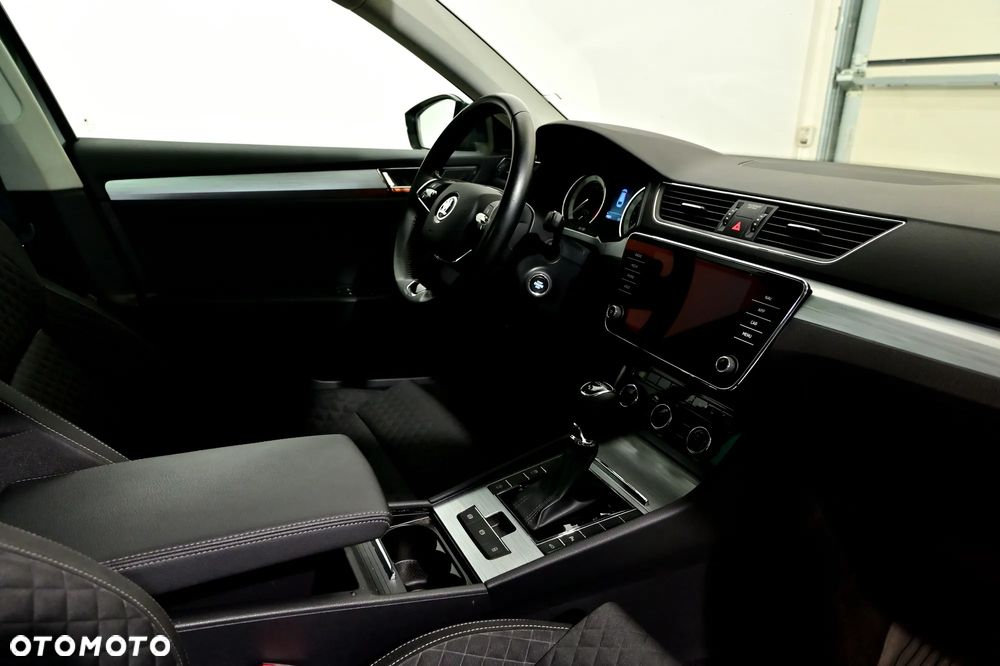 Skoda Superb 2.0 TDI SCR Ambition DSG - 39
