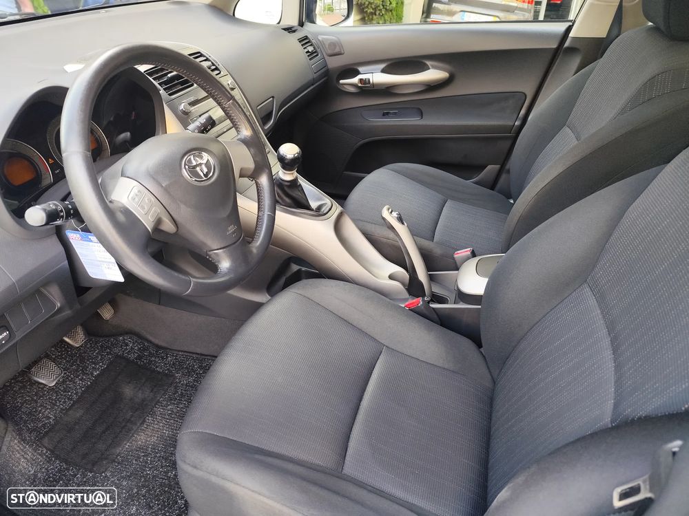 Toyota Auris 1.4 D-4D - 3