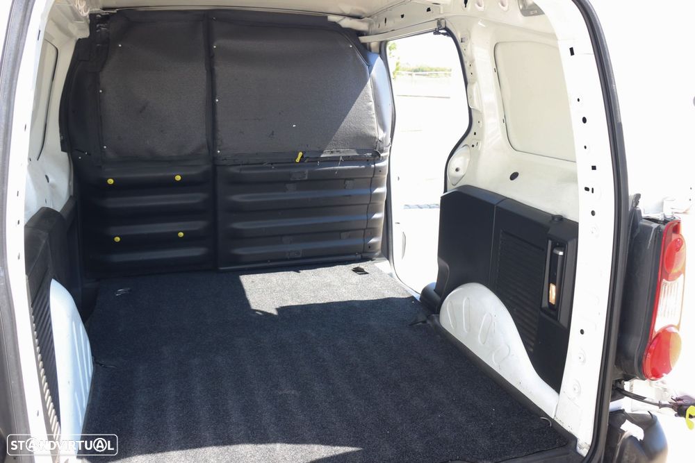 Citroën Berlingo 1.6 HDi 600 3L - 30
