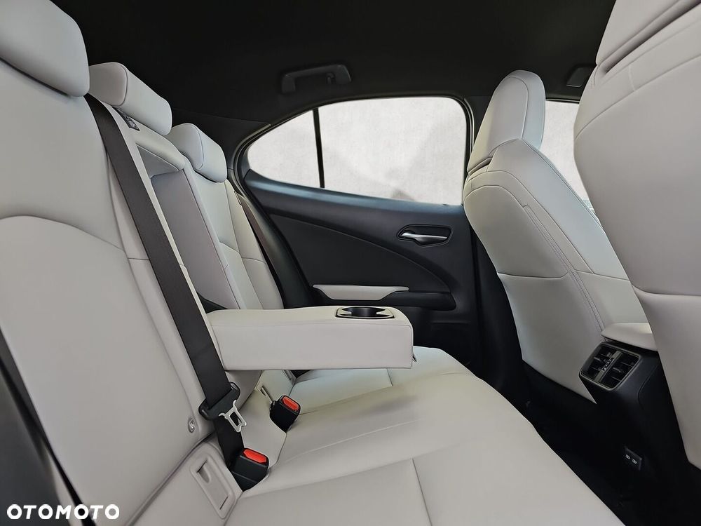 Lexus UX - 26