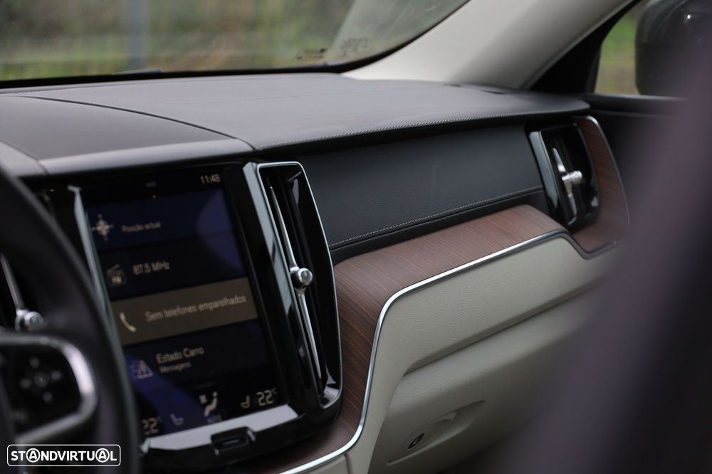 Volvo XC 60 2.0 D4 Inscription AWD Geartronic - 15