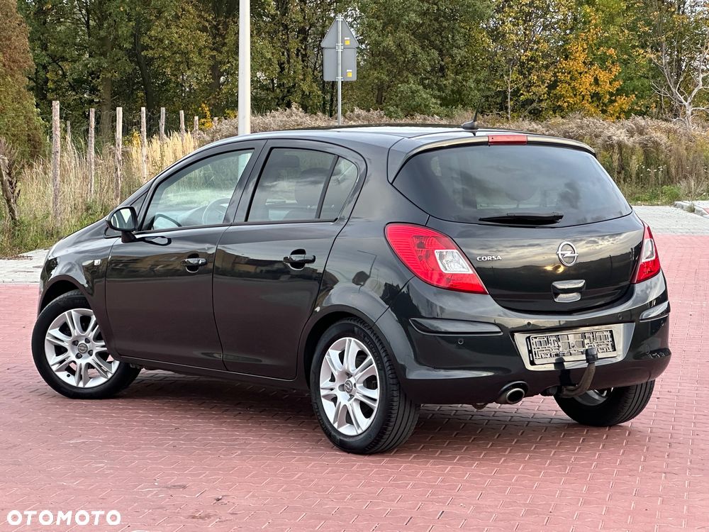 Opel Corsa 1.4 16V Cosmo - 21