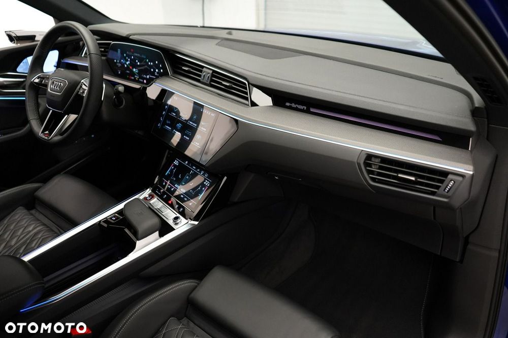 Audi SQ8 e-tron - 16