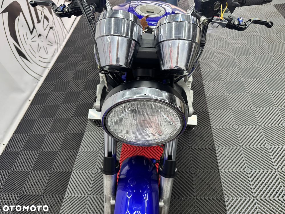 Yamaha XJR - 10