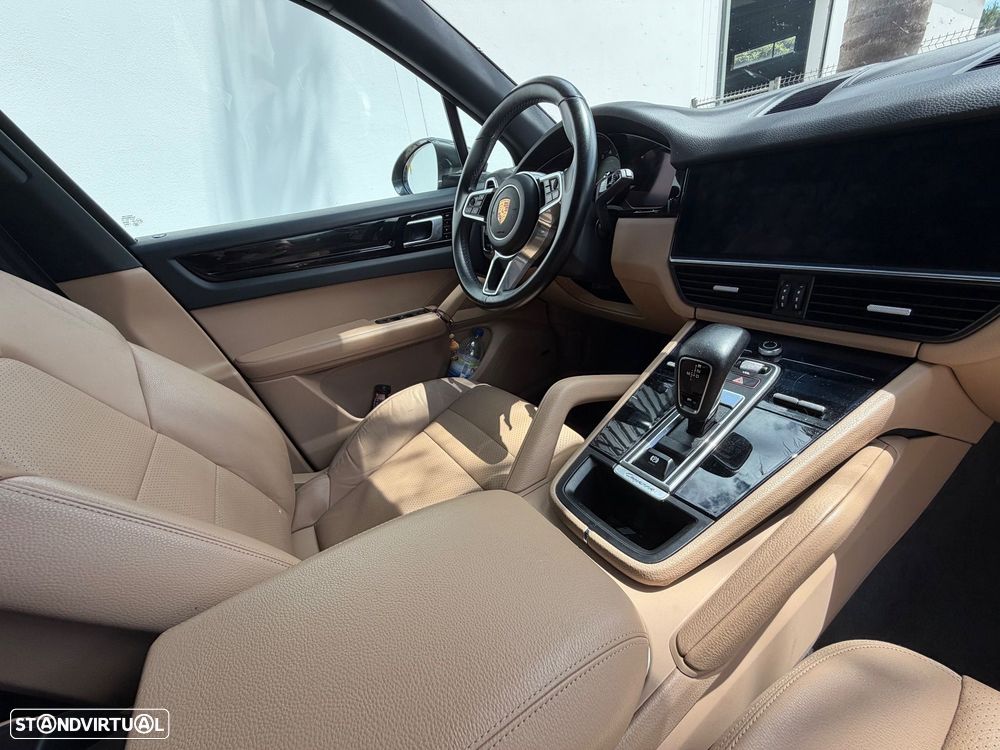 Porsche Cayenne Platinum Edition - 12