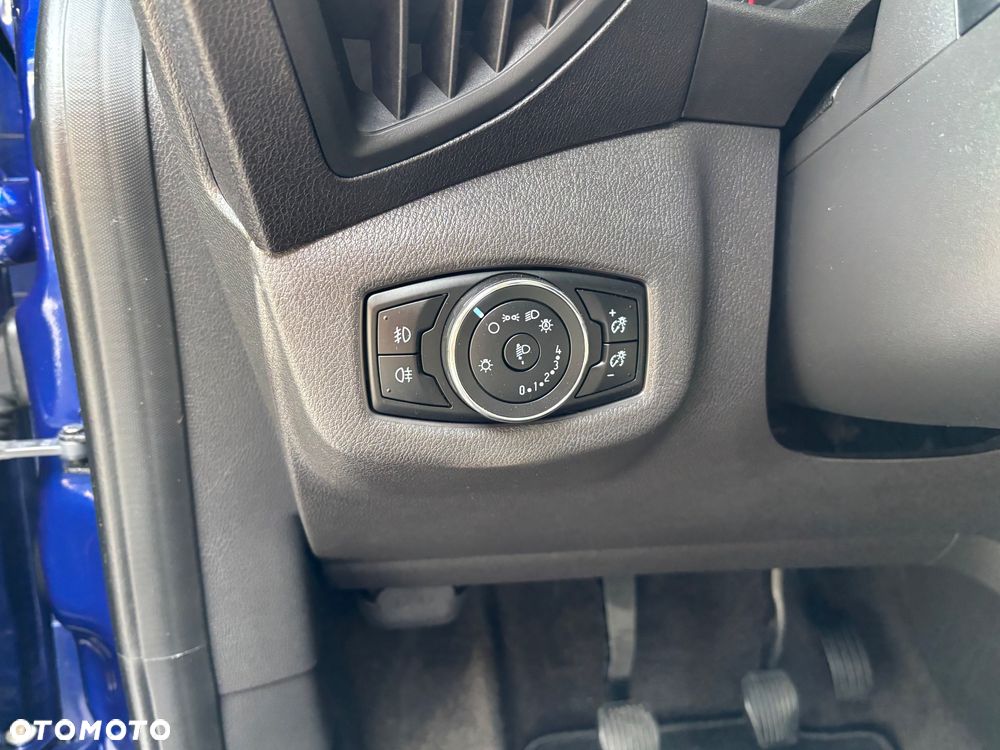 Ford Tourneo Connect Grand - 32