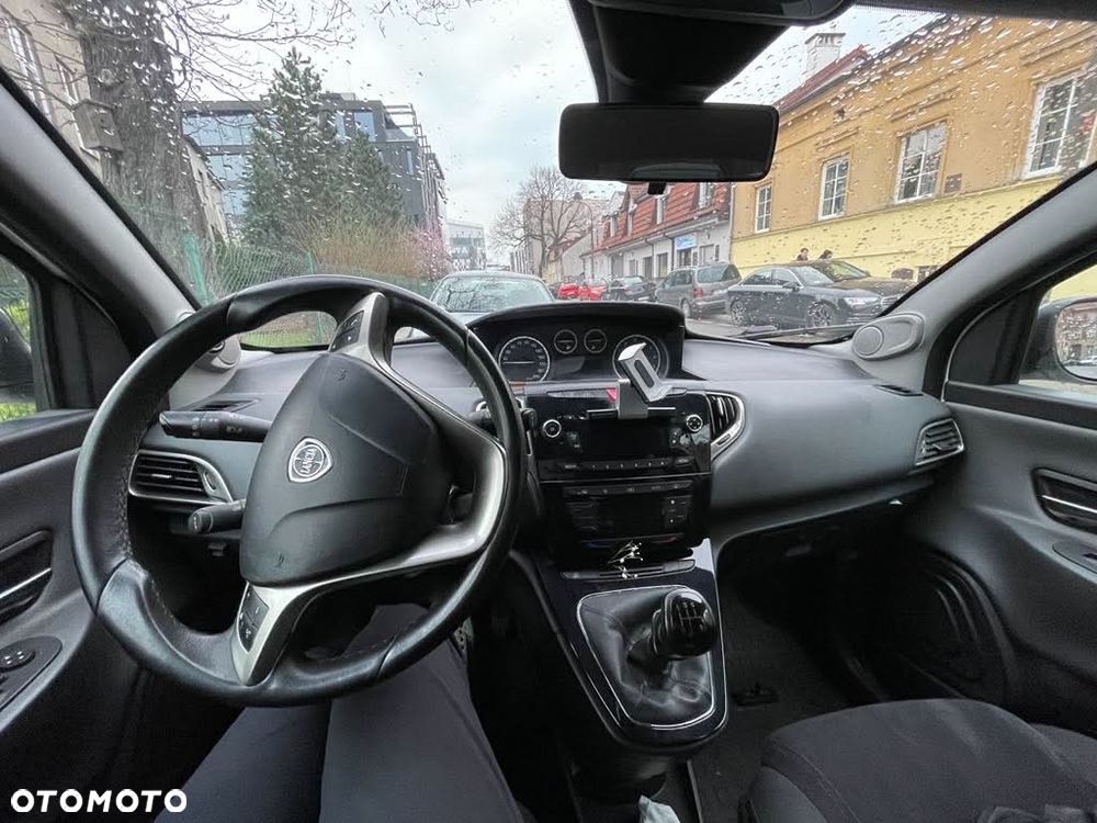 Lancia Ypsilon 1.2 8V Silver S&S - 6