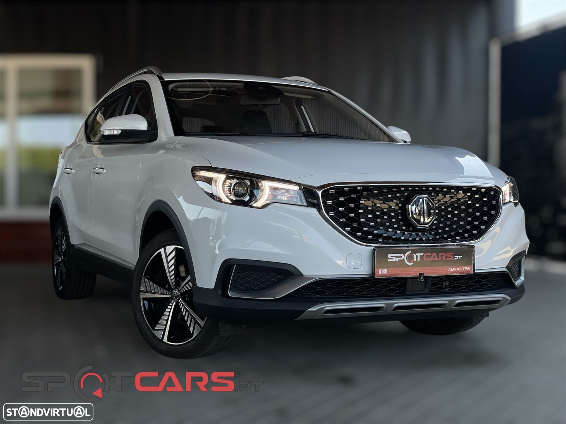 MG ZS EV Luxury - 1