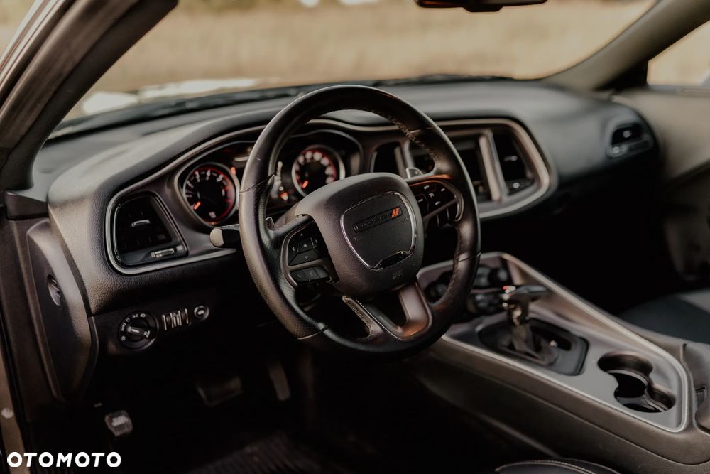 Dodge Challenger 5.7 R/T - 19