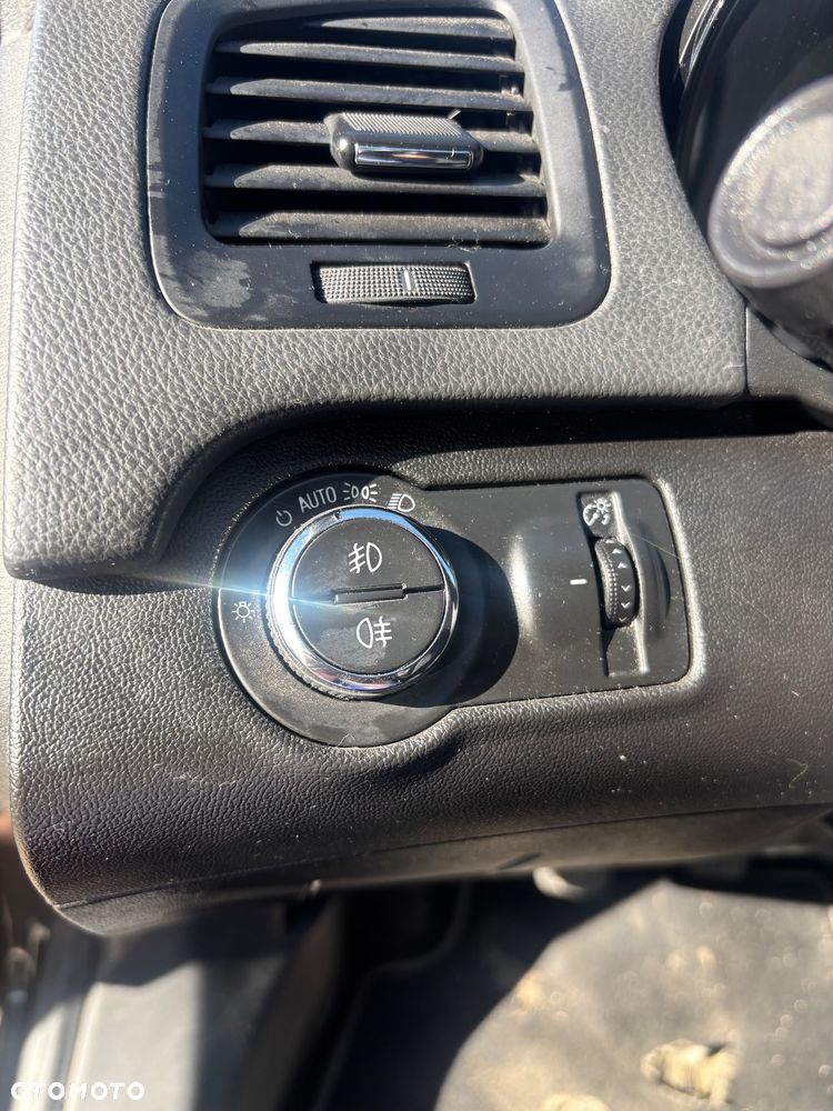 Opel Insignia - 22