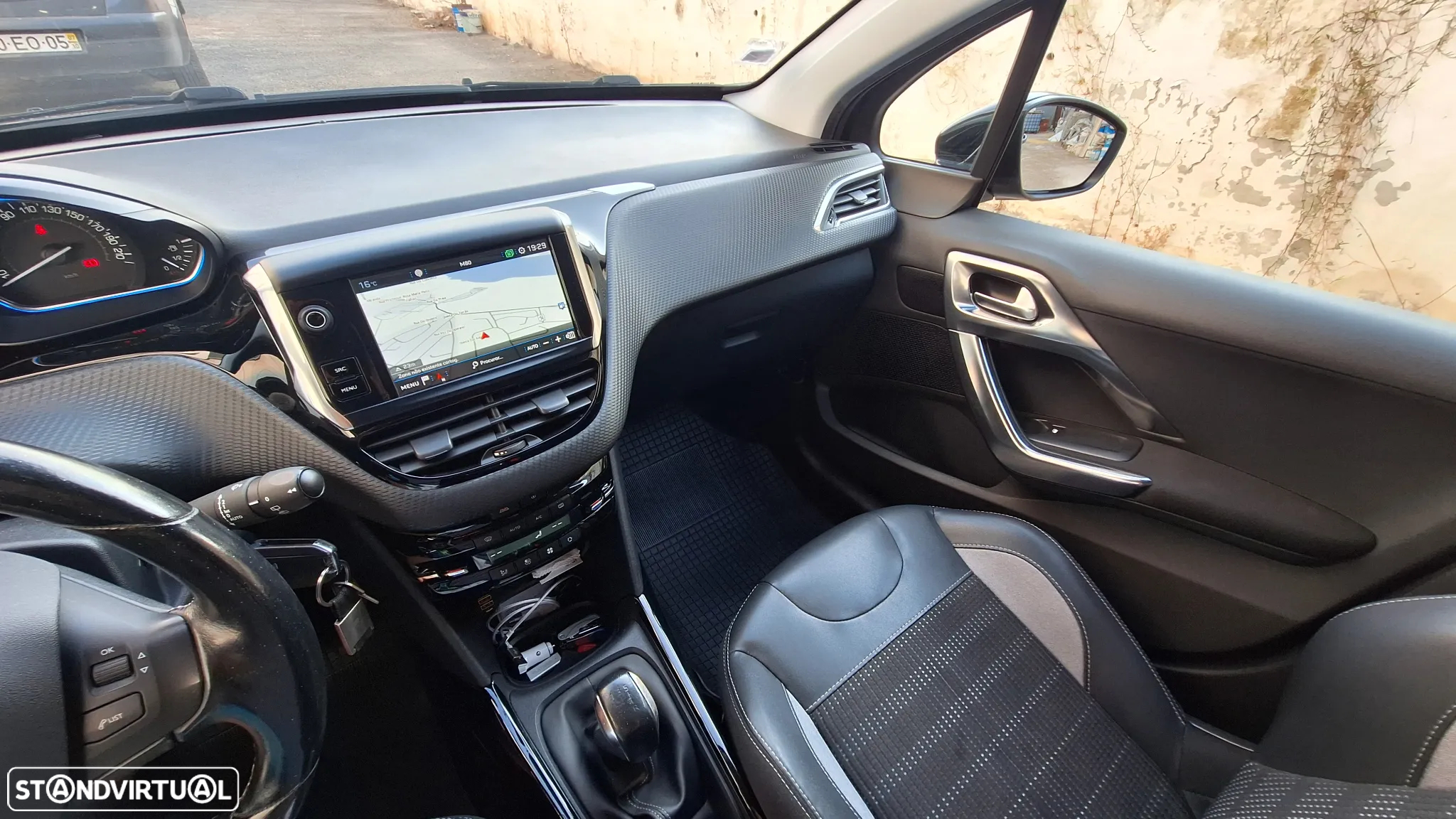 Peugeot 2008 1.6 BlueHDi Allure - 11