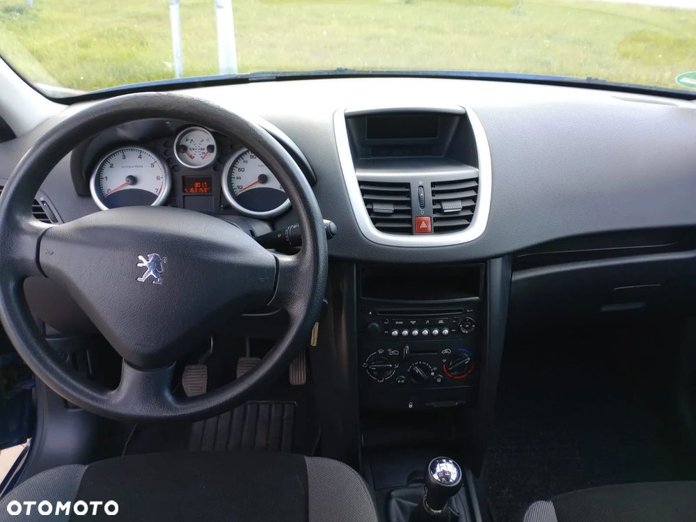 Peugeot 207 - 12