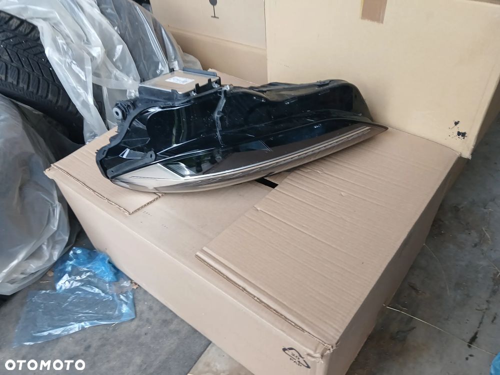 AUDI A5  LAMPA LEWA PRZÓD FULL LED MATRIX 8B3941035AA - 8