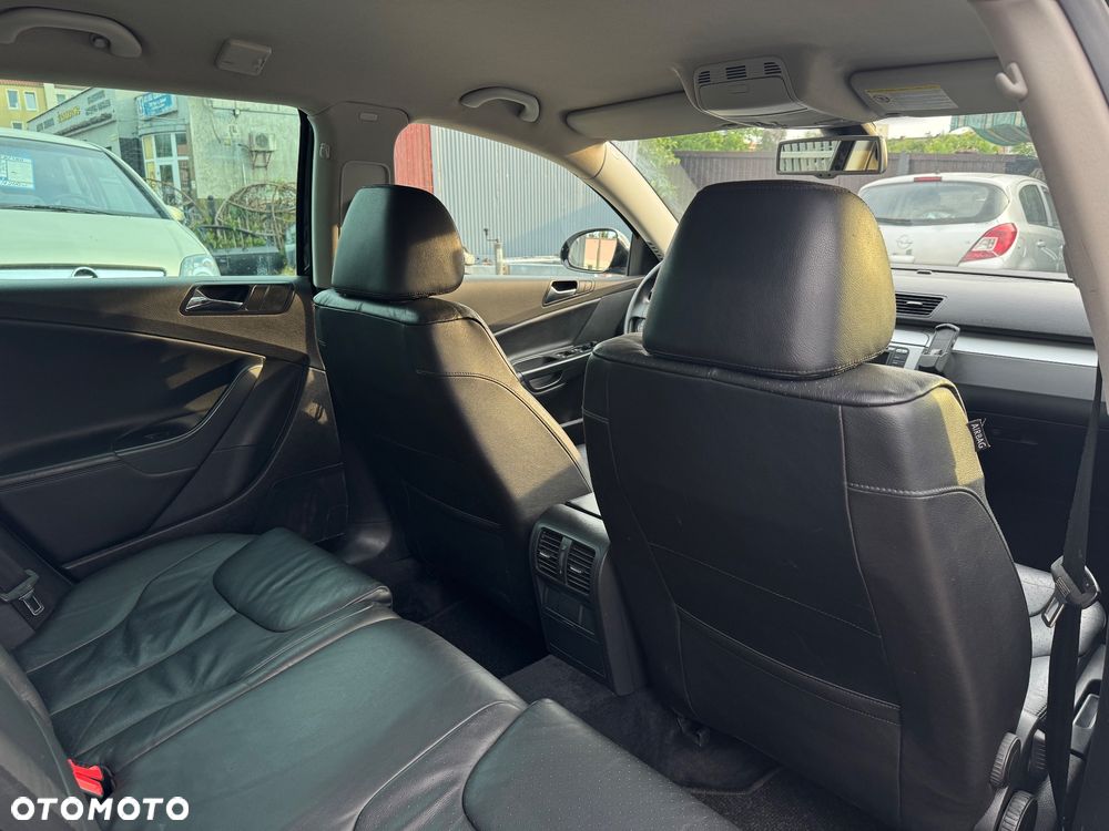 Volkswagen Passat 2.0 TDI DPF 4Motion Highline - 29