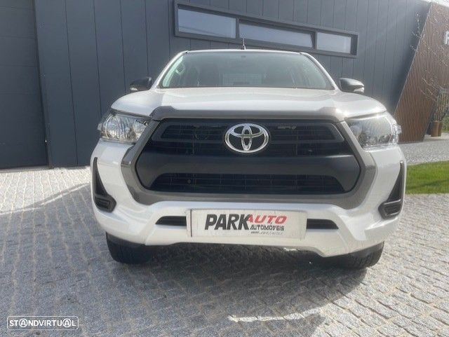 Toyota Hilux 2.4 D-4D 4WD CD CM - 2